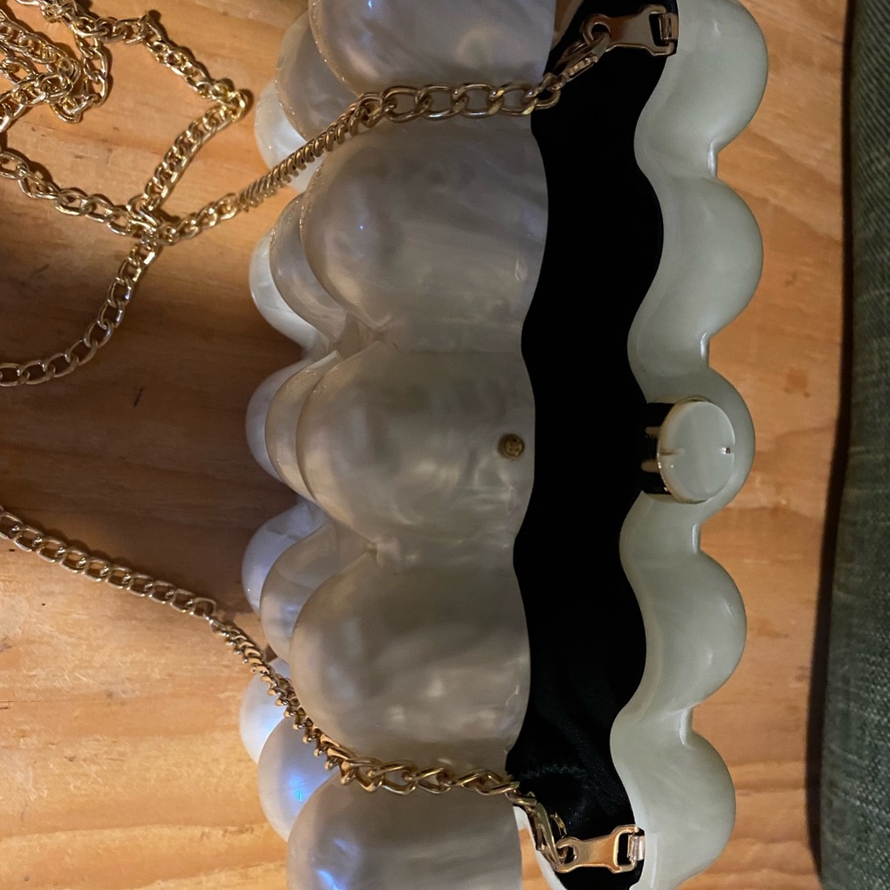 Pearl Bubble Clutch - Picture 6 of 8